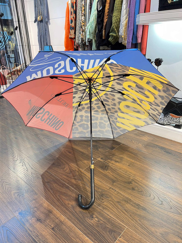 Paraguas Moschino logo